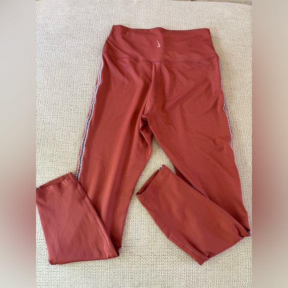 NIKE DRI FIT LEGGINGS MEDIUM - Picture 4 of 4